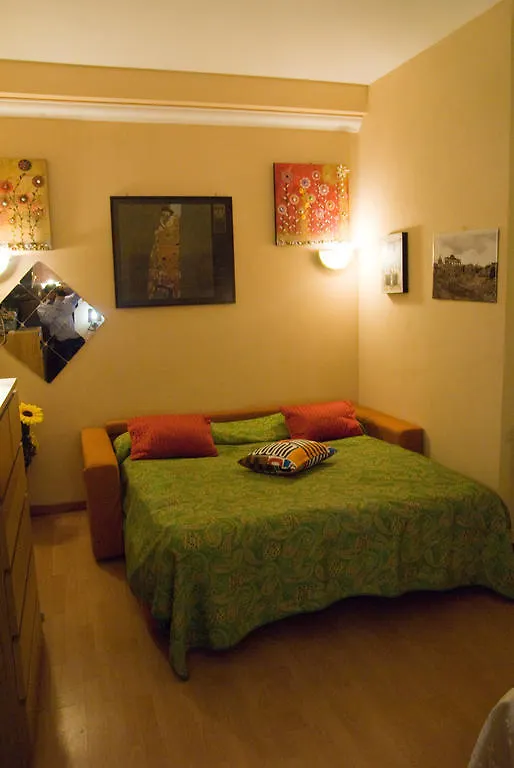 Cavour 1&2 Apartment Rome Italy